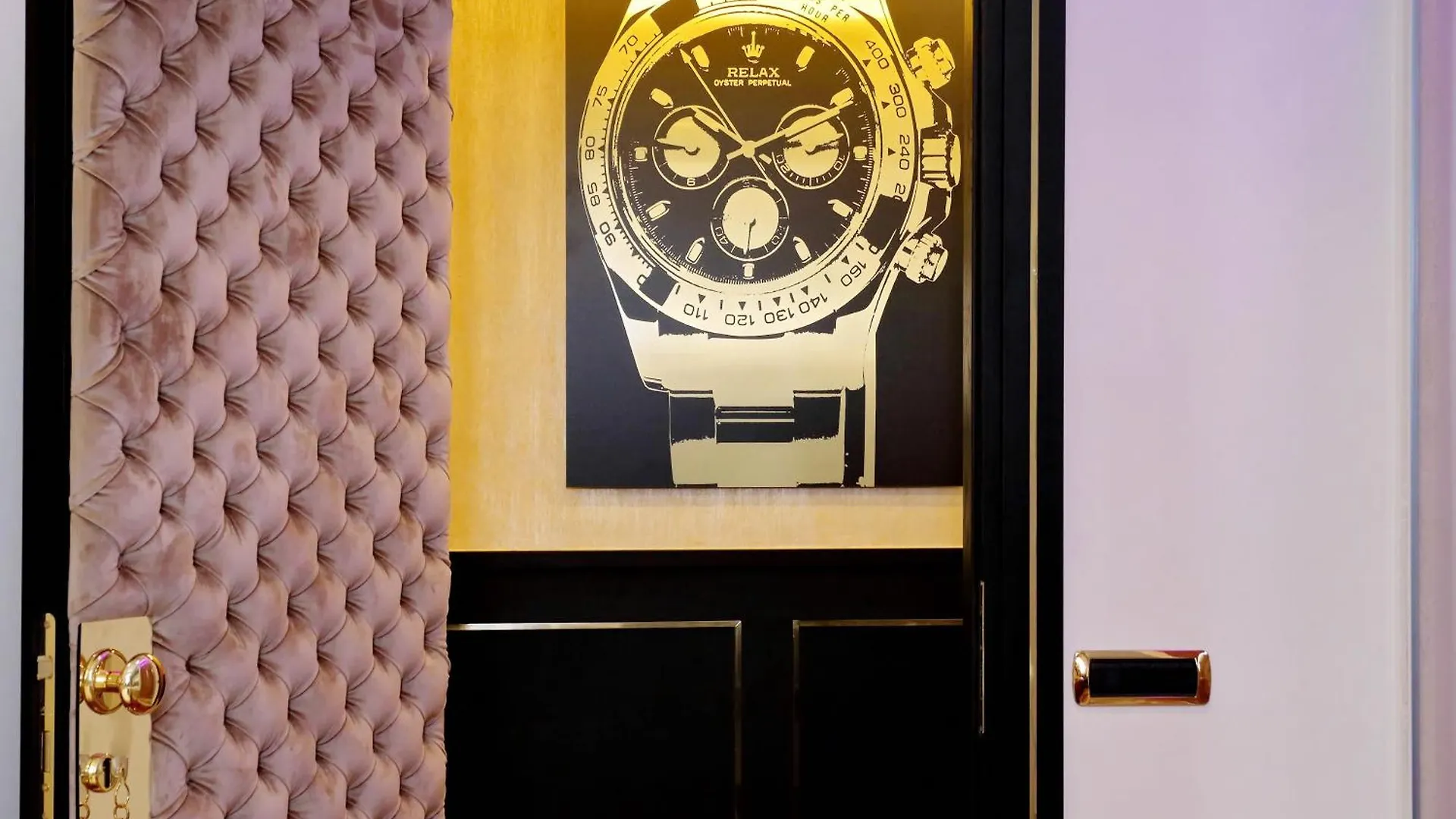 Spanish Gold Edition Rome Apartment
