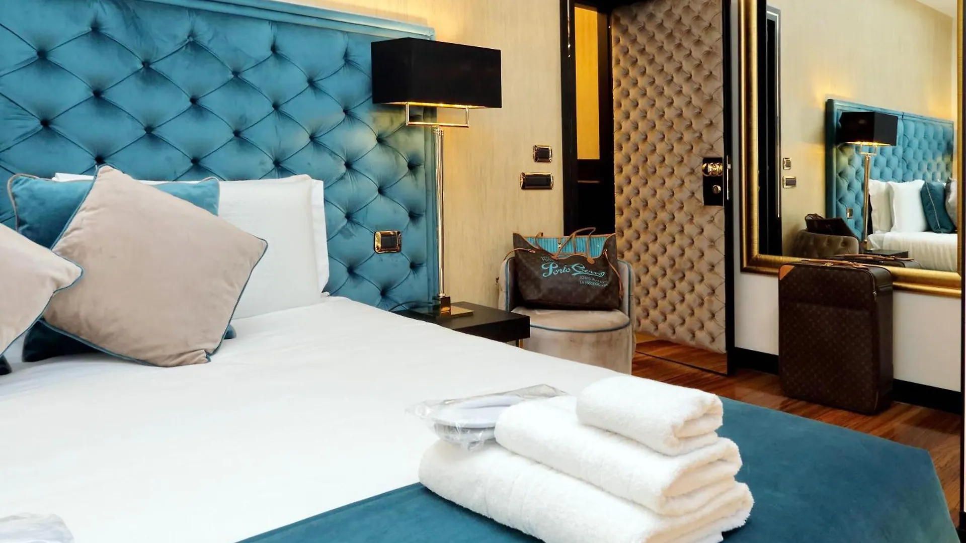 Spanish Gold Edition Rome Apartment