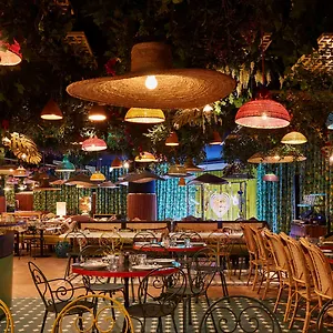 4* Hotel Mama Shelter