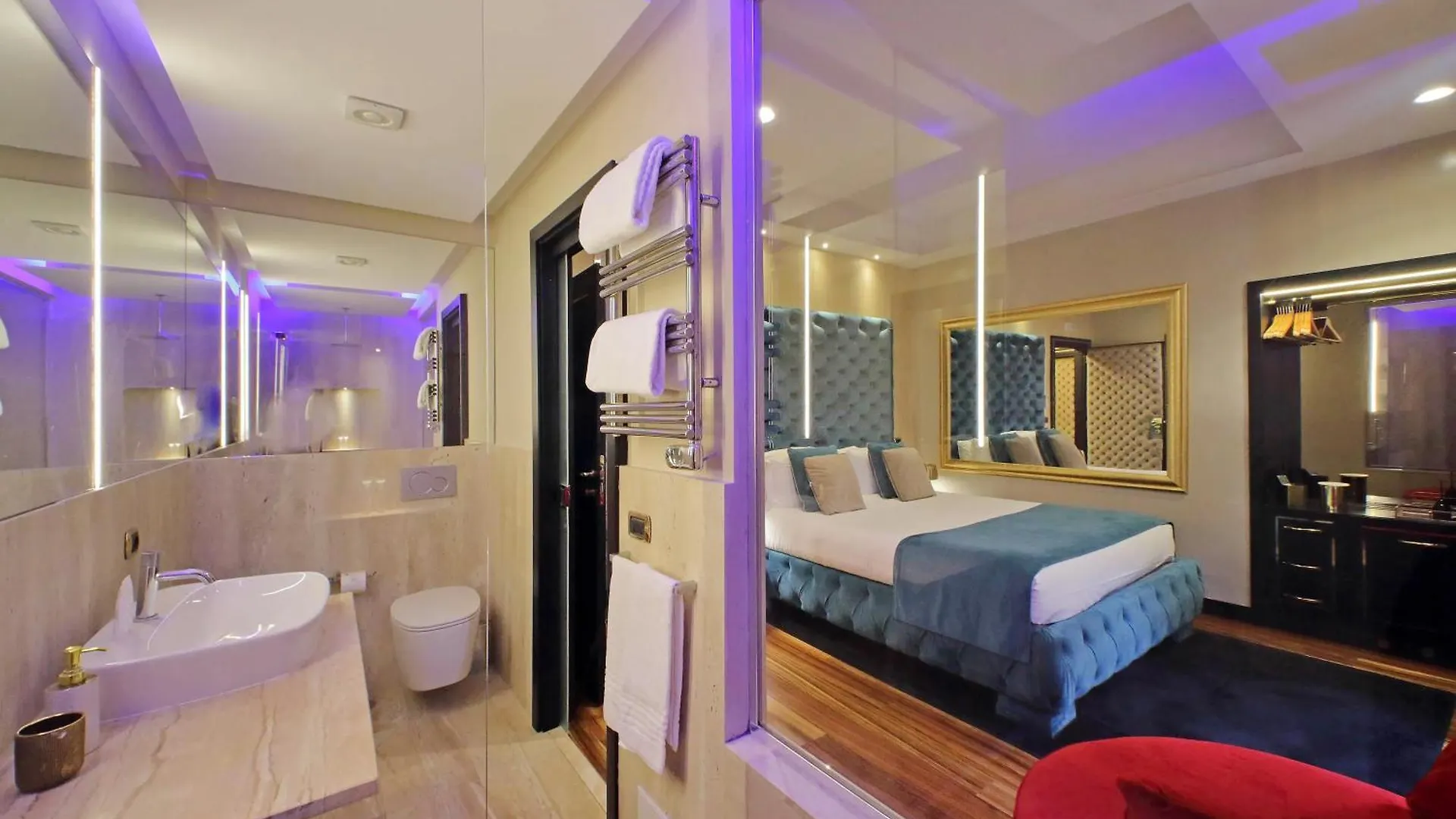 Spanish Gold Edition Rome Apartment